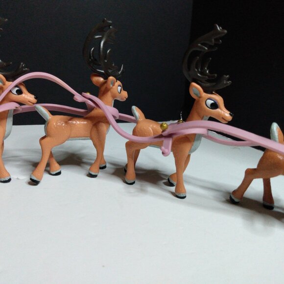 Rudolph The Red Nosed Reindeer Santa's Sleigh & Reindeer Team Figurine Set - Picture 4 of 16